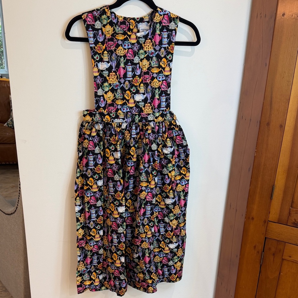 Vintage Kelly's Kids Black Jumper with Multicolored Tea Pots, 12